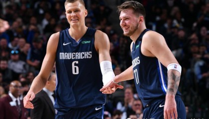  东契奇准三双助独行侠轻取马刺迎四连胜