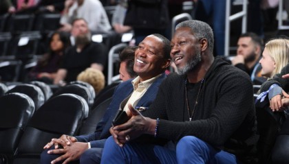  坎宁安33分活塞加时胜步行者  