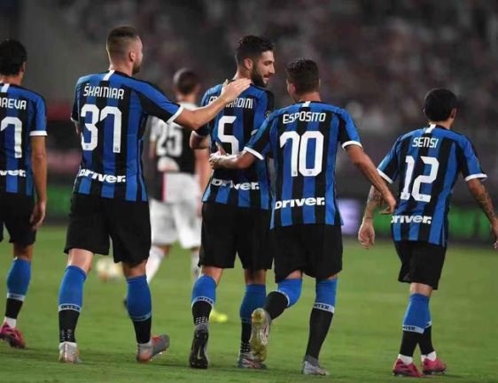  德甲场均上座率创新高，球迷热情助推赛事影响力提升  