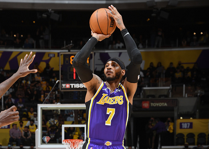  巴特勒带伤出战，热火加时险胜雄鹿展现强硬韧性